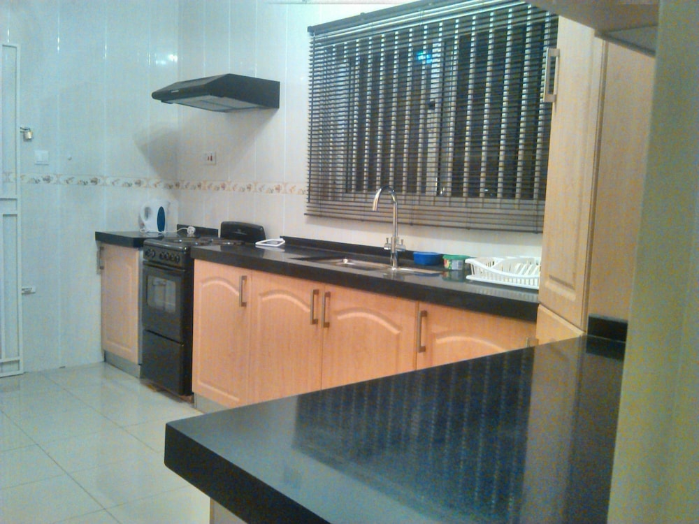 Home Up Guest House 25/25