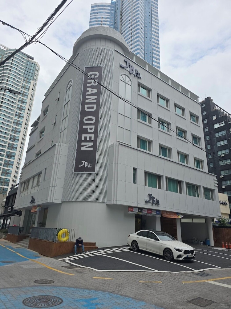 JB Plus Hotel 62/65
