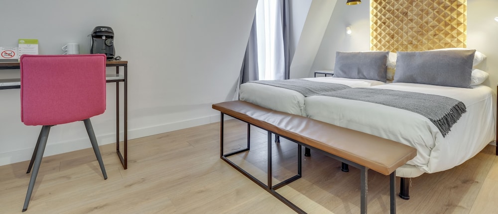 HOTEL BEAUSEJOUR 28/29