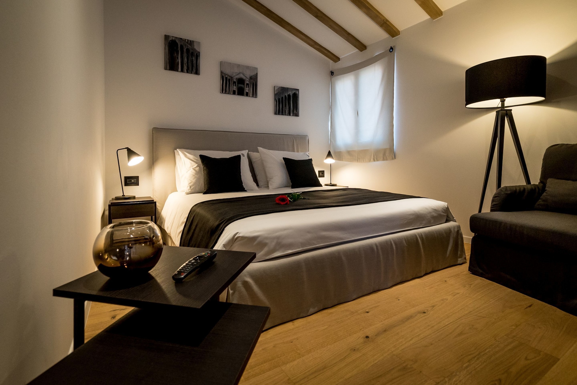 DELUXE, DOUBLE BED, OLD TOWN VIEW