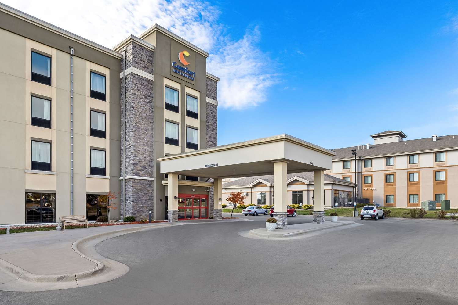 Comfort Inn & Suites West - Medical Center 7/8