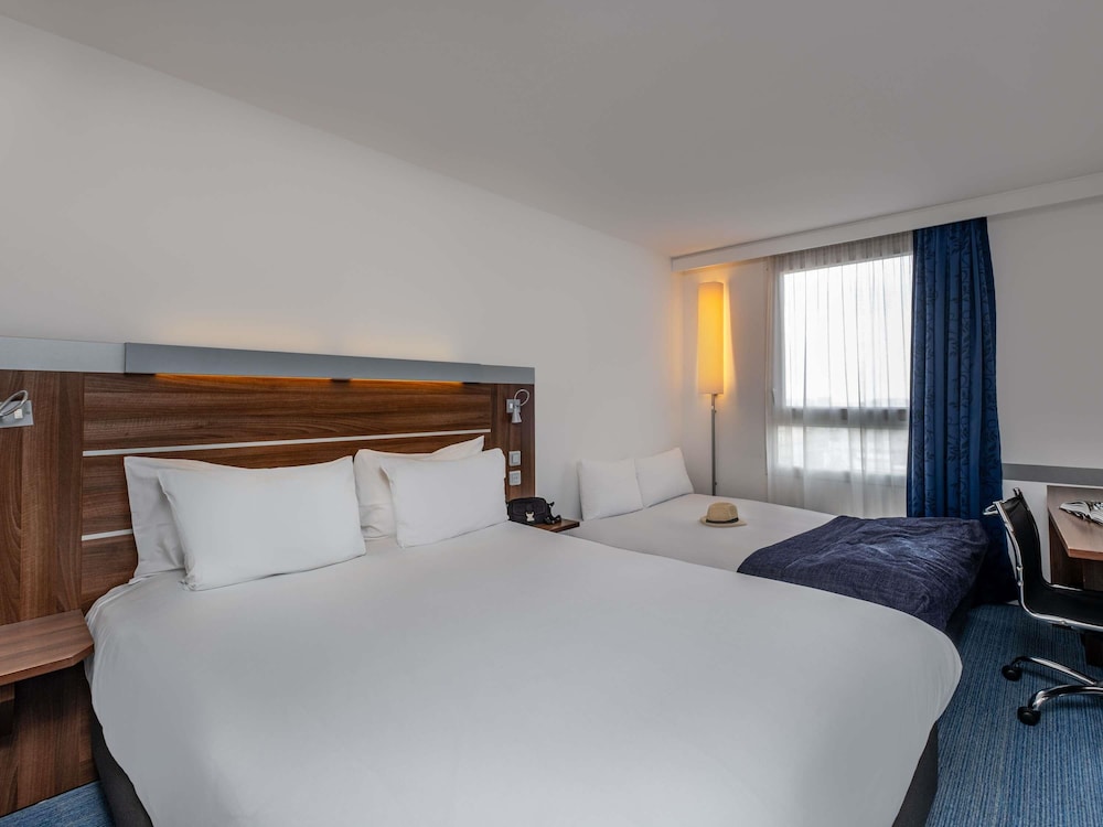 Renovated, Queen Bed