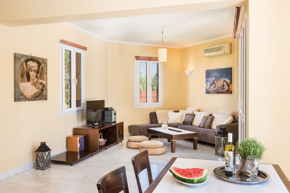 DAPHNIS VILLAS 35/60