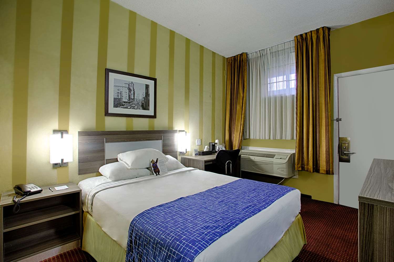 Travelodge by Wyndham Phoenix Downtown 24/47