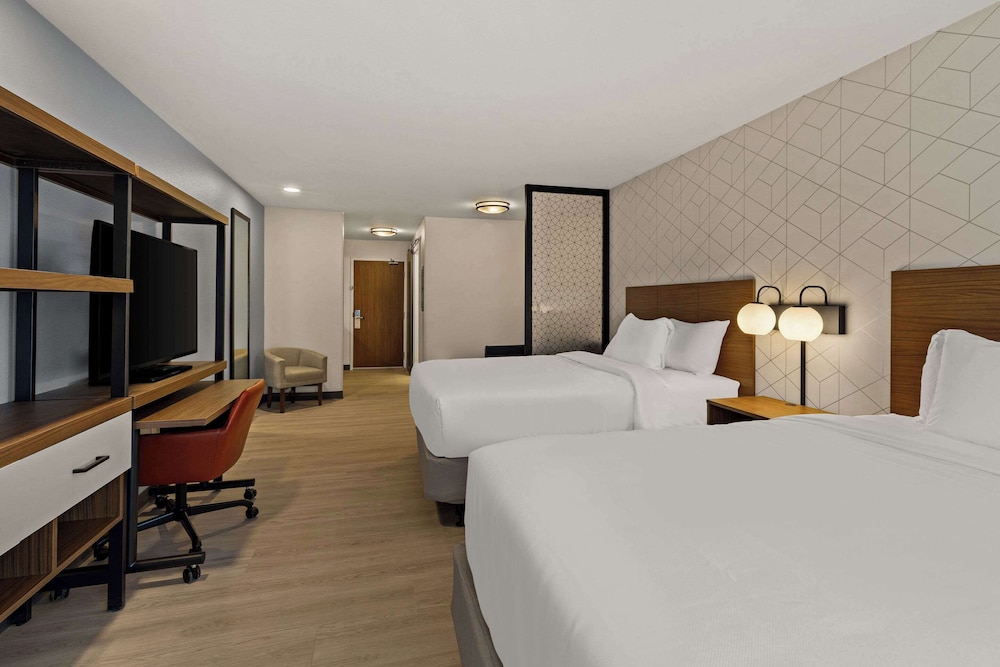 Everhome Suites Temecula 17/49