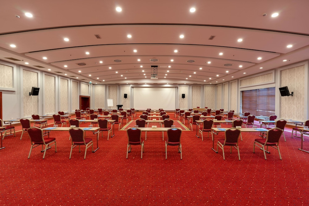Limak Atlantis Deluxe Hotel & Resort 36/46
