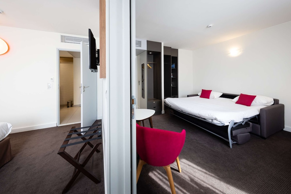 Standard, 2 Double Beds, CAMPANILE LIMOGES CENTRE - GARE 2/10