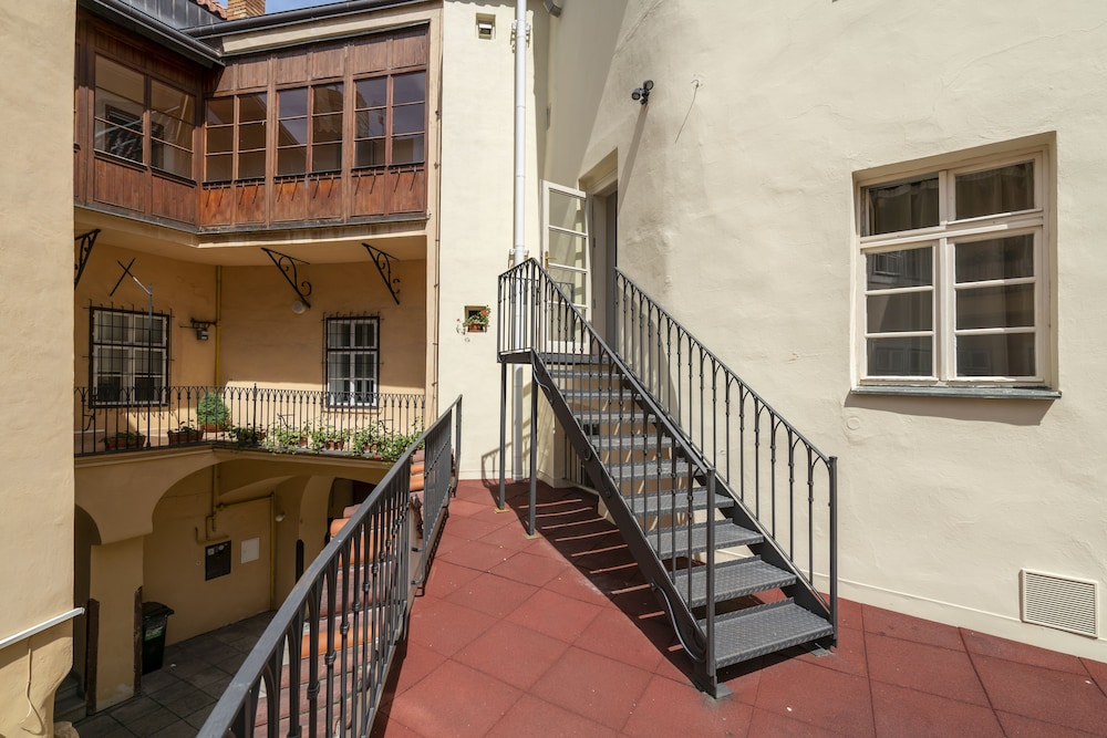 Old Town Aparthotel Michalska 3/75