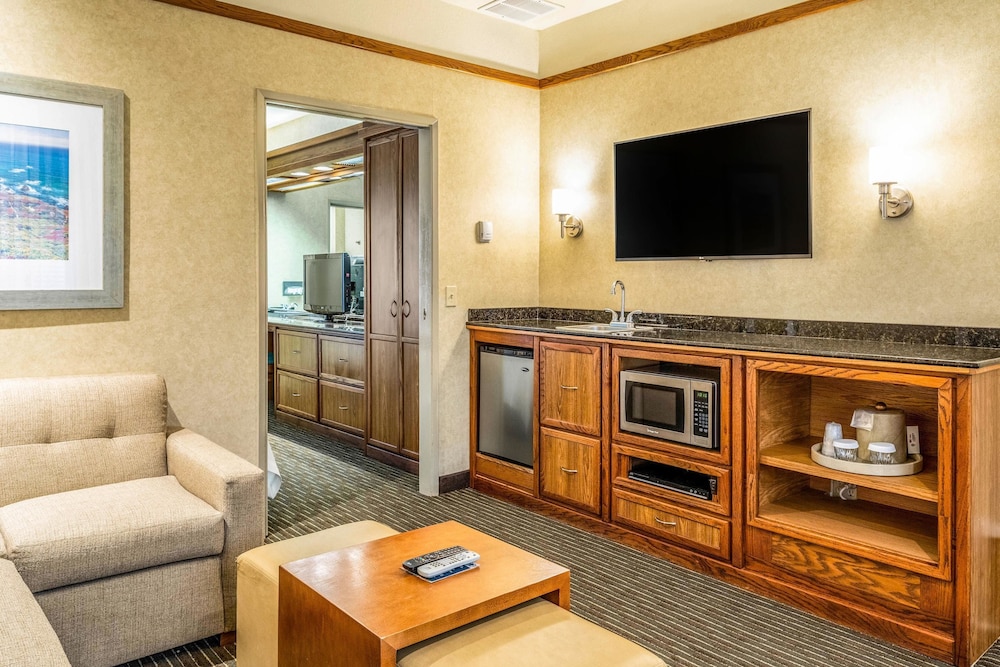 Quality Suites Downtown San Luis Obispo CA 31/58