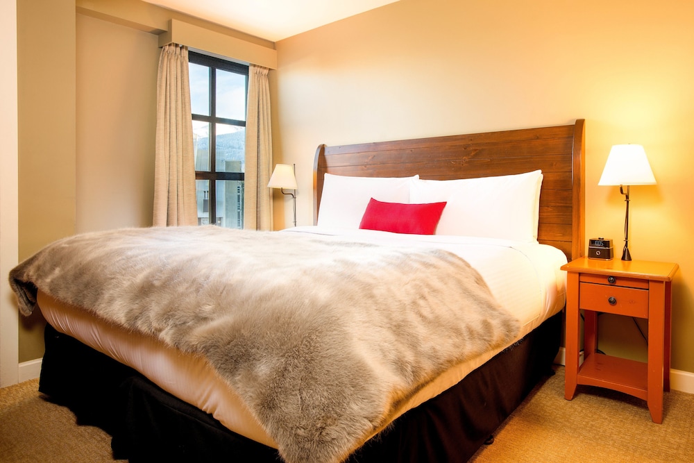 2 BEDROOMS, PREMIUM, SUITE, VALLEY VIEW