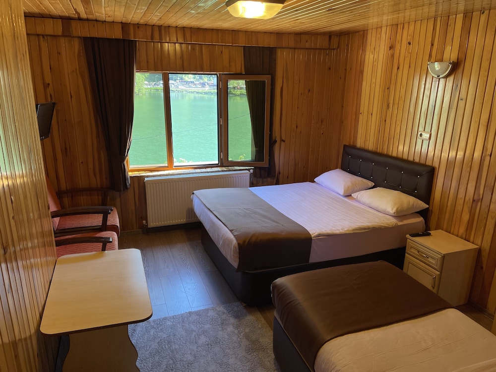 Ozkan Hotel 10/50