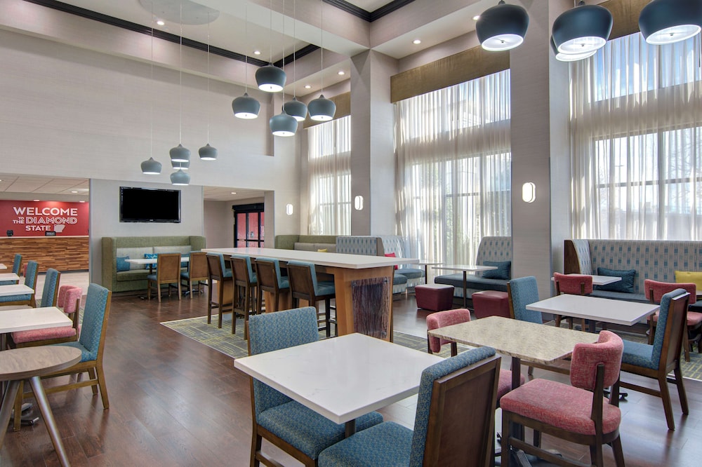 Hampton Inn Fayetteville 51/73