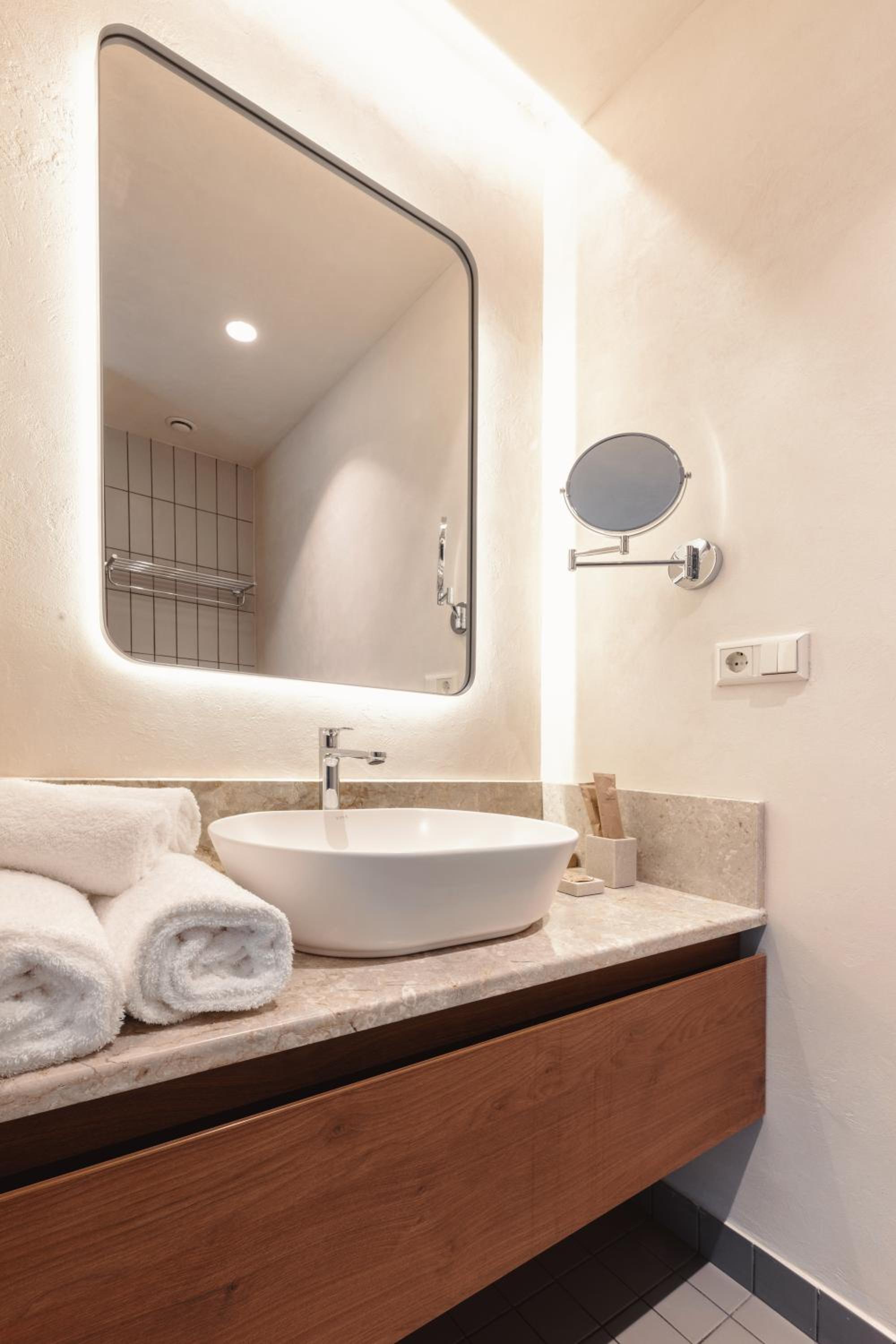Deluxe, King Bed, Kvareli Lake Resort 6/6
