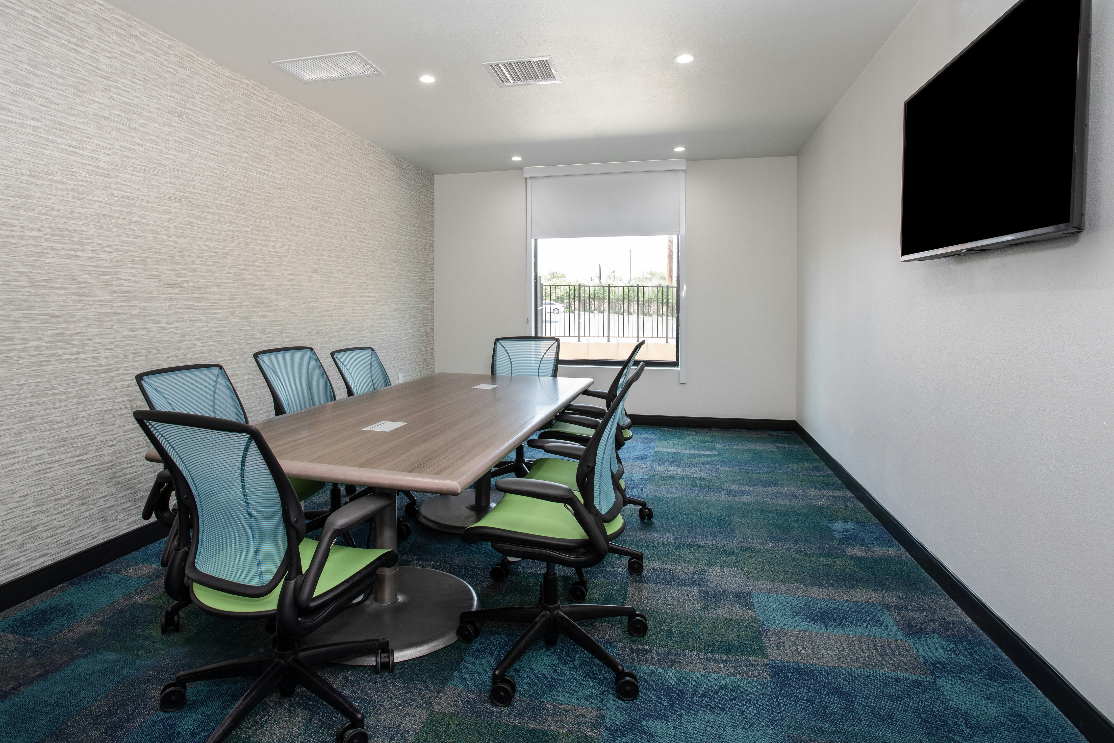 Home2 Suites By Hilton Roswell Nm 15/17