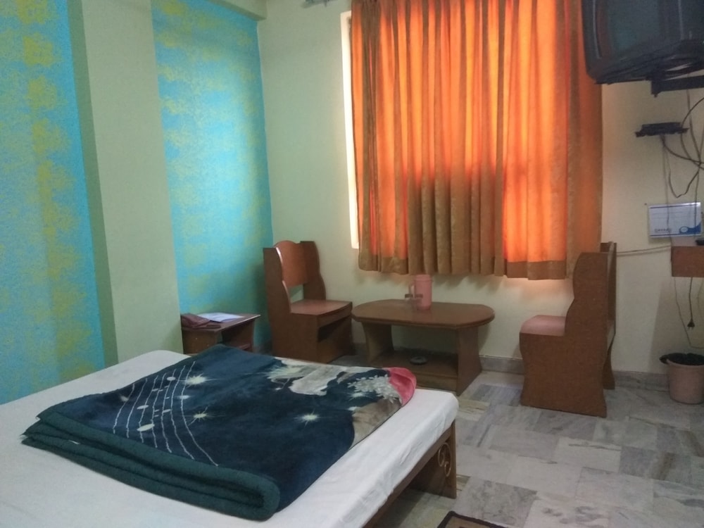 Hotel Ganga Kripa 29/37