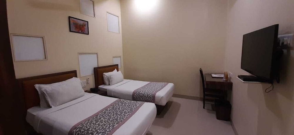 Vijaya Tej Clarks Inn 13/31