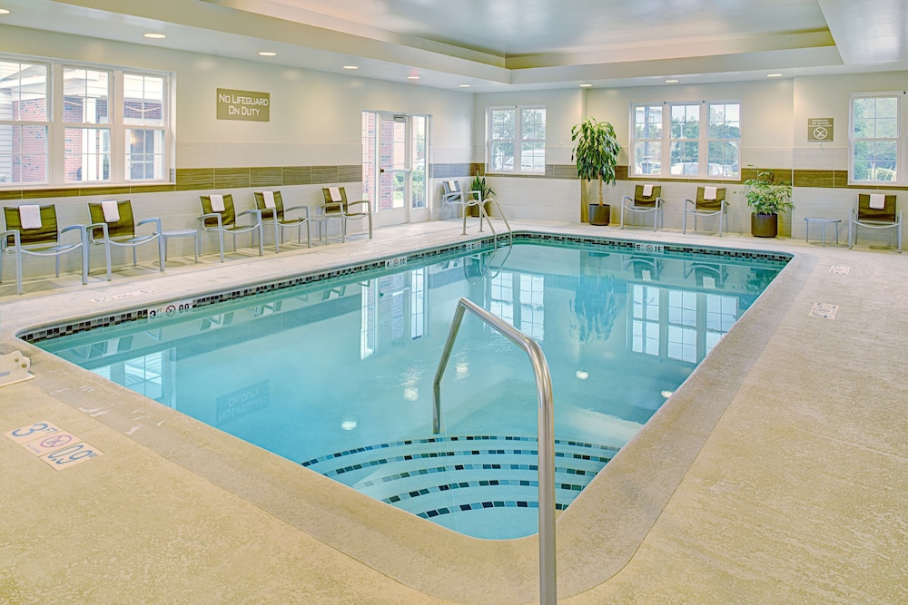 Homewood Suites by Hilton Manchester/Airport in MANCHESTER - NH