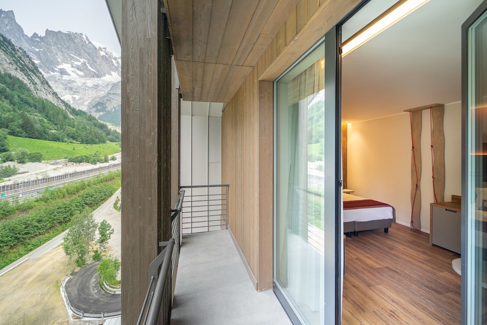 Th Courmayeur 37/57