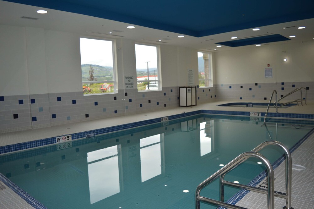 Best Western Premier Route 97 Vernon 3/47