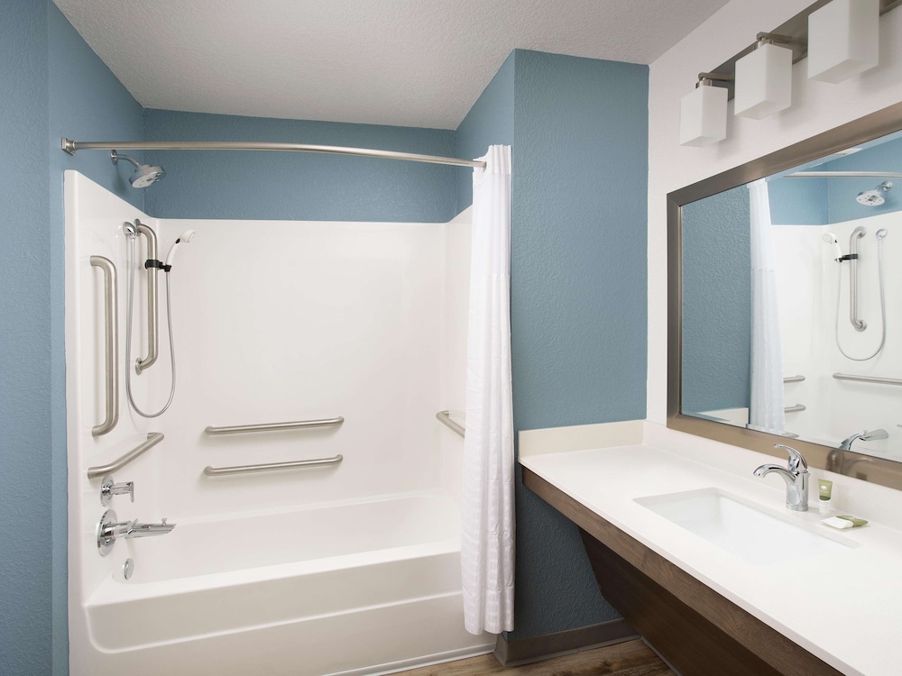 WoodSpring Suites Deerfield Beach 10/30