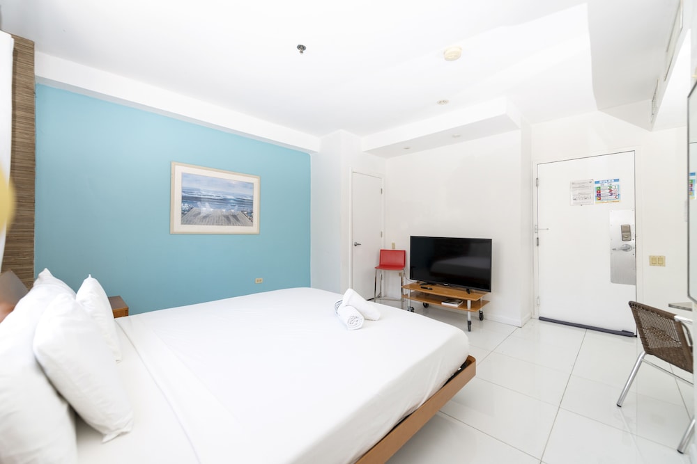 The Mercury All-Suites Hotel 20/33