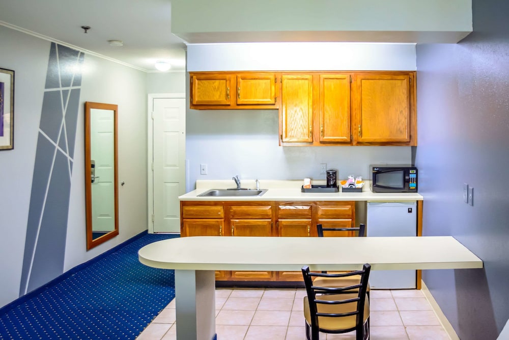 Quality Inn Merrimack - Nashua, NH 20/30
