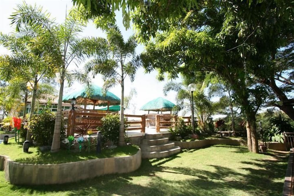 Rio Grande Laoag Resort Hotel 33/47