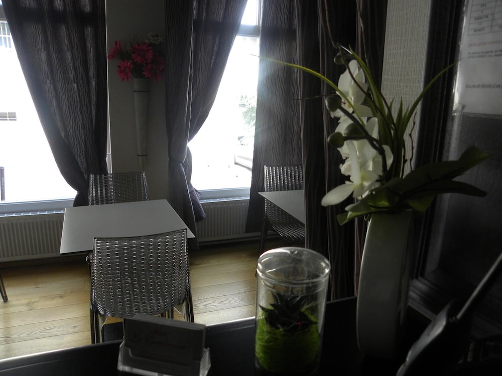 Hôtel Le Cambronne 15/25