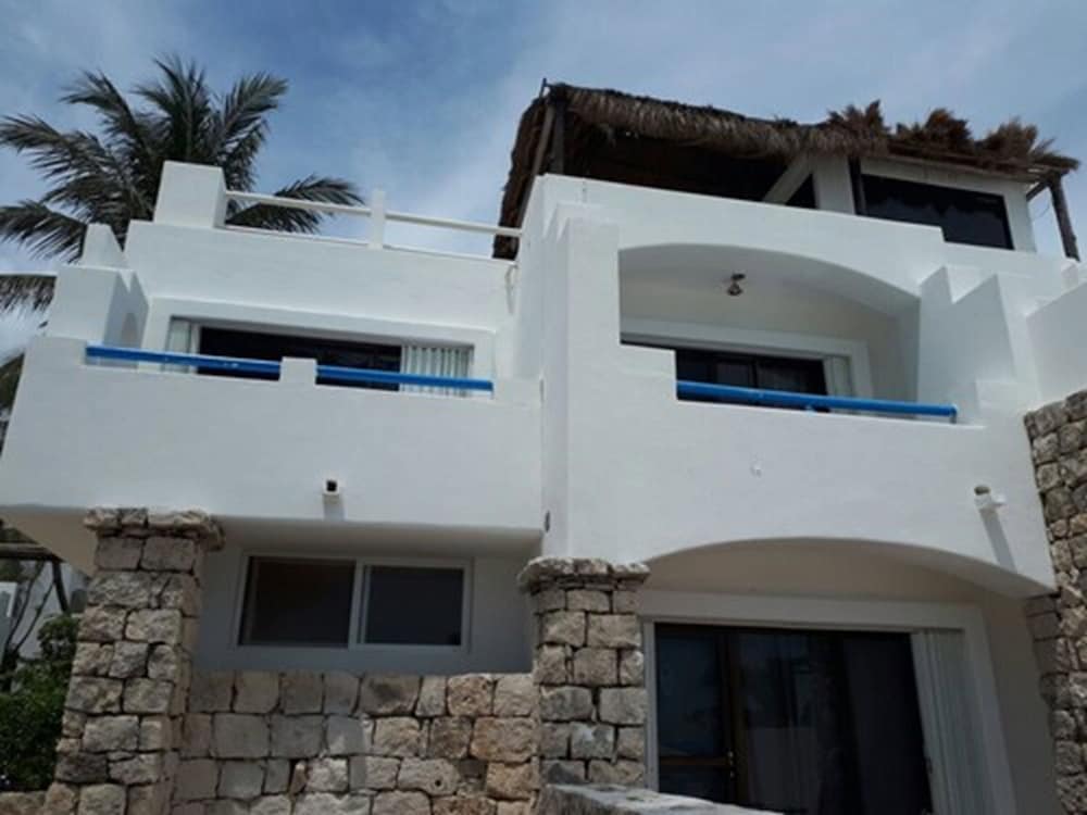Pelicano Inn 2/67