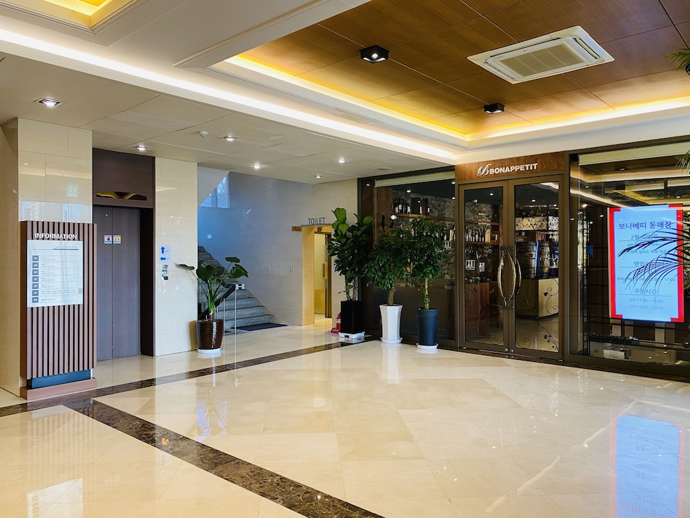 New Donghae Hotel 9/70