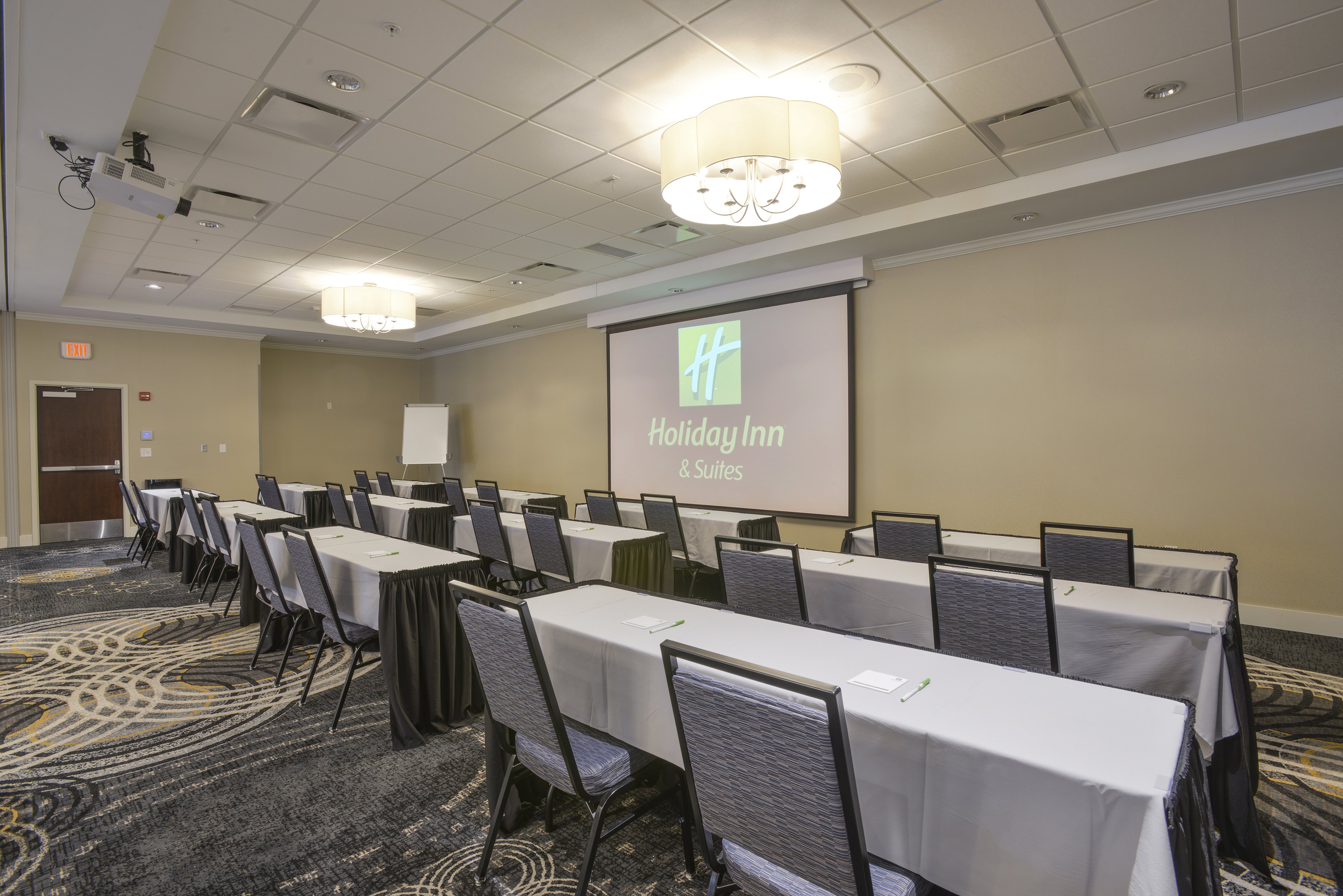 HOLIDAY INN HOTEL SUITES CINCINNATI DOWNTOWN 53/56