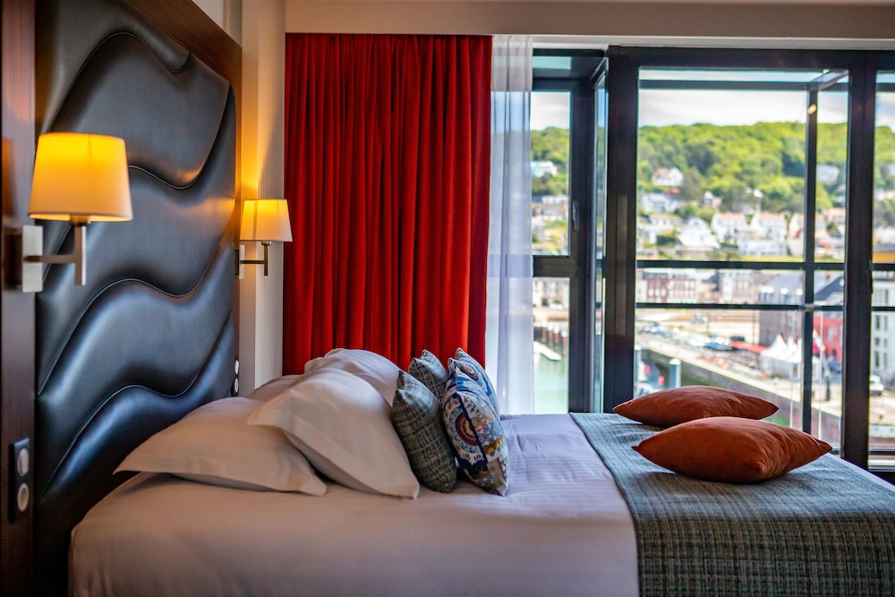 HOTEL LE GRAND PAVOIS 60/87