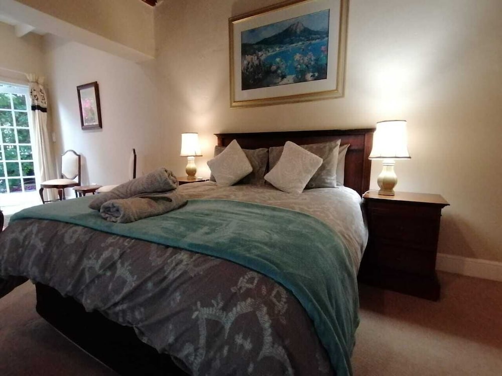 Fiore Guest Accommodation 13/50