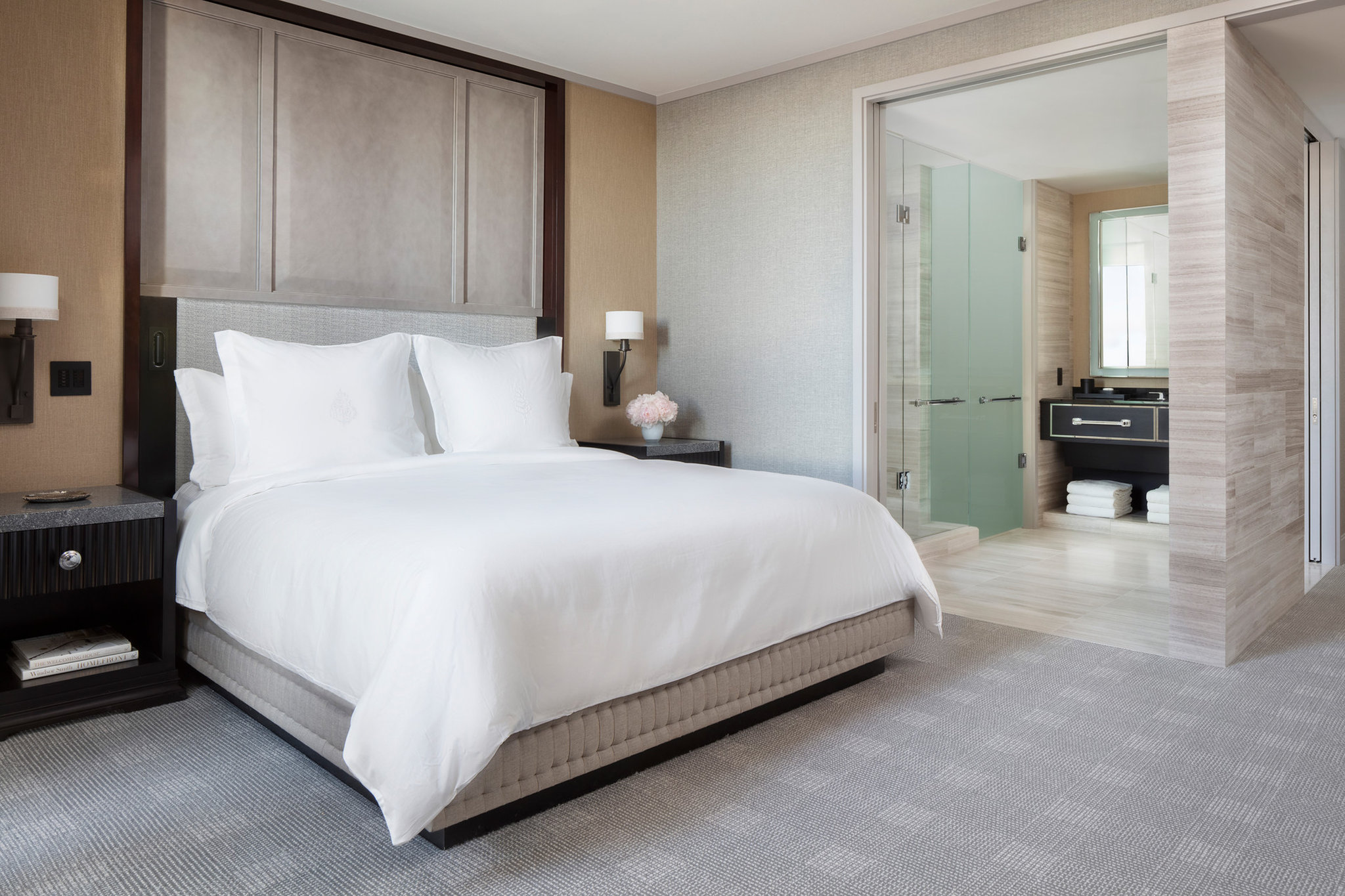 SUPERIOR, KING BED