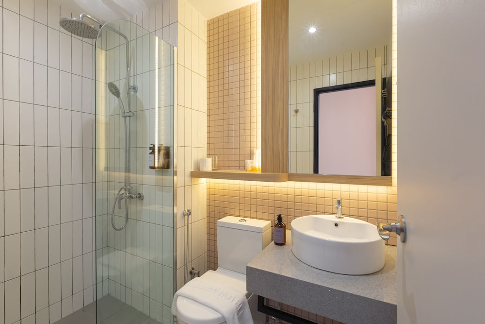 Wellesley Hotel Penang 50/50