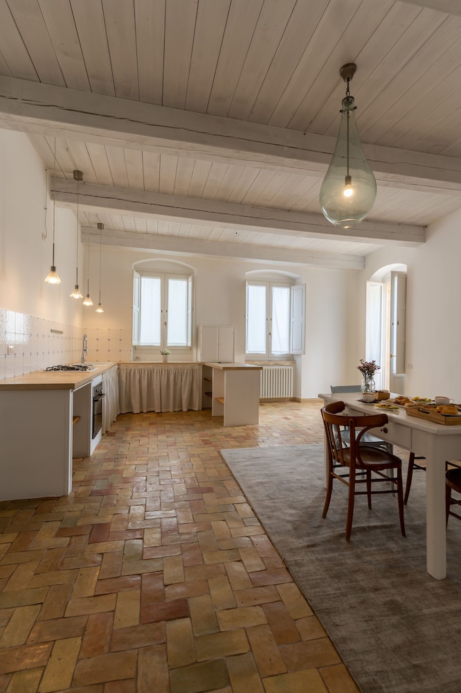Palazzo del Duca Hotel & Restaurant 80/102