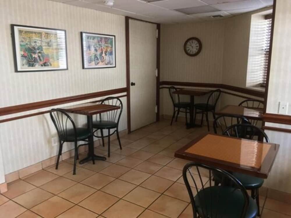 Whitman Motor Lodge 46/53