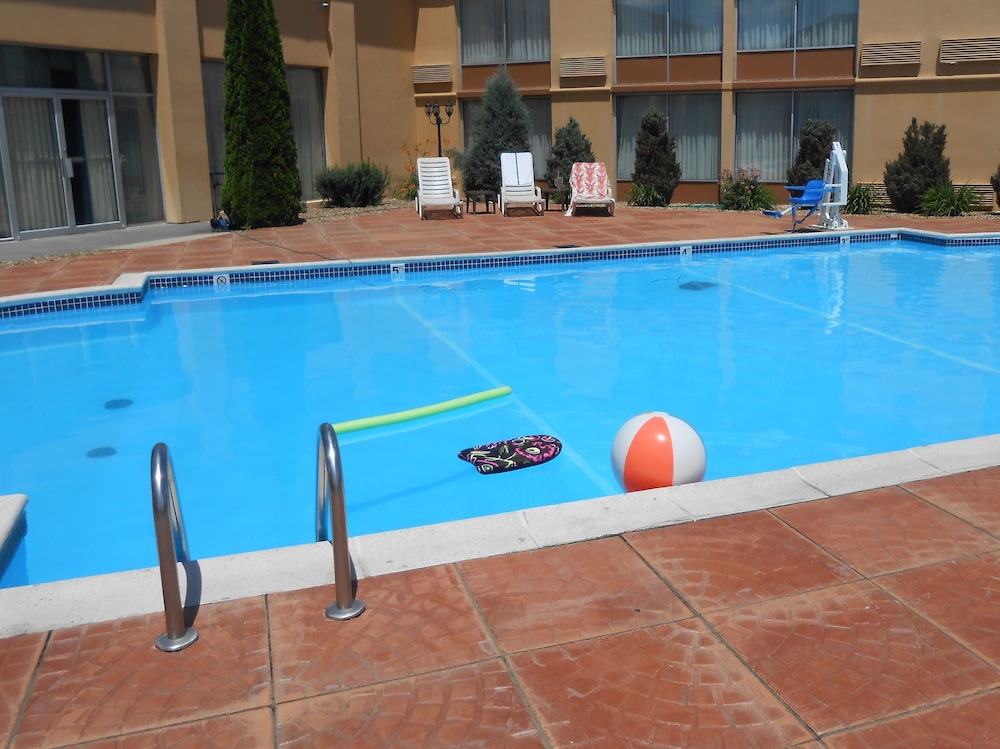 Quality Inn & Suites Indiana South 26/48