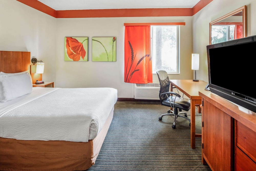 La Quinta Inn and Suites by Wyndham Miami Cutler Bay 26/45