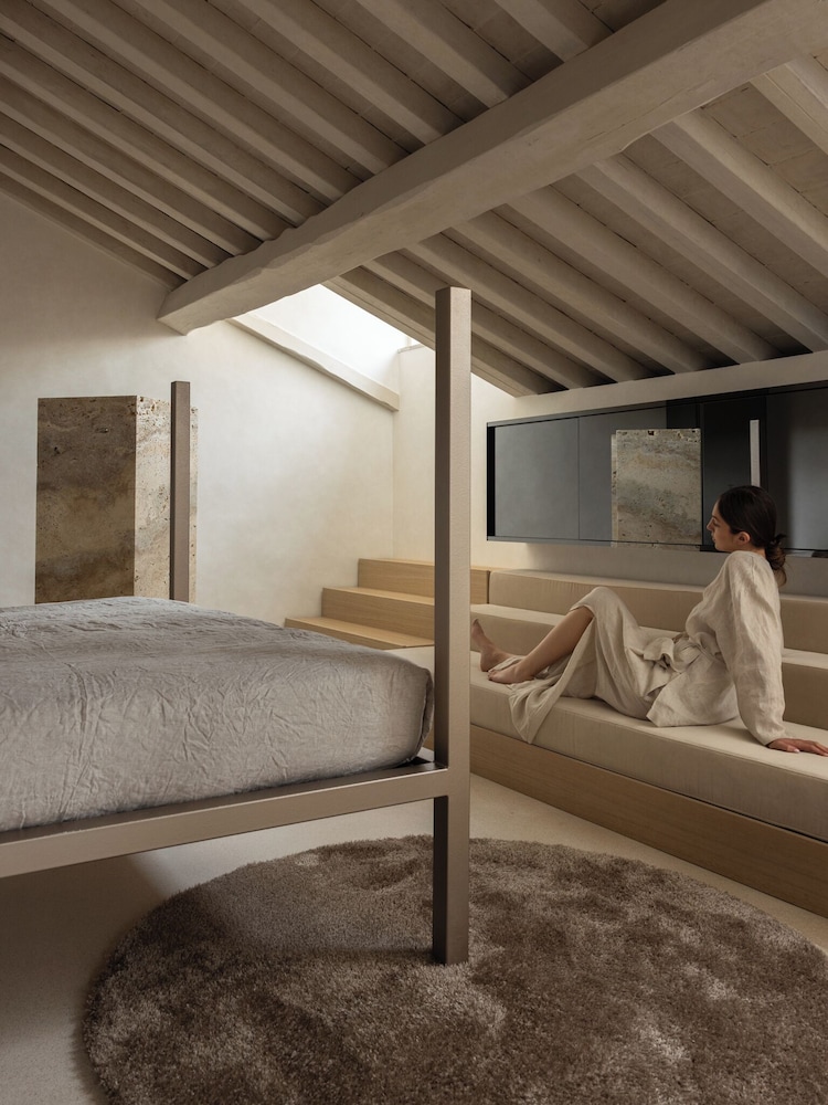 Nomos Hotel 16/31