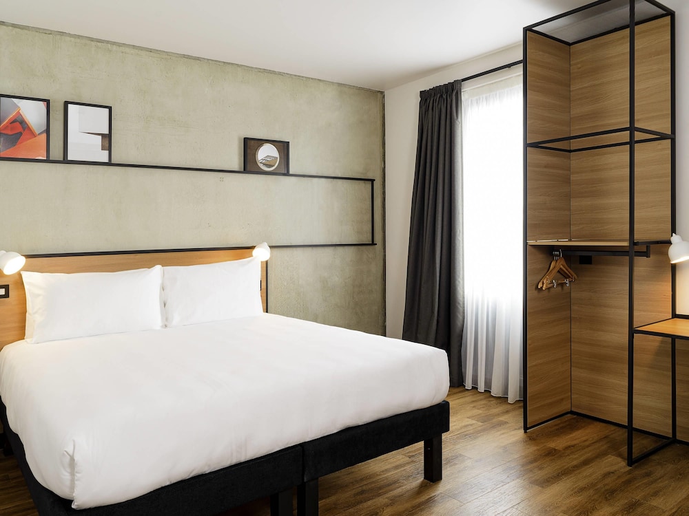 Ibis Bridgwater 23/73