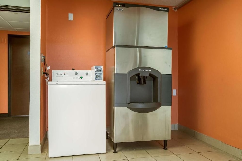 Motel6 Albert Lea, MN 14/59