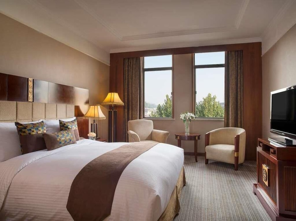 Grand Mercure On Renmin Square 27/64