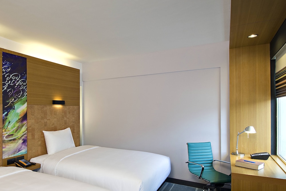 Aloft, King Bed, City View، Aloft Bengaluru Whitefield 2/3