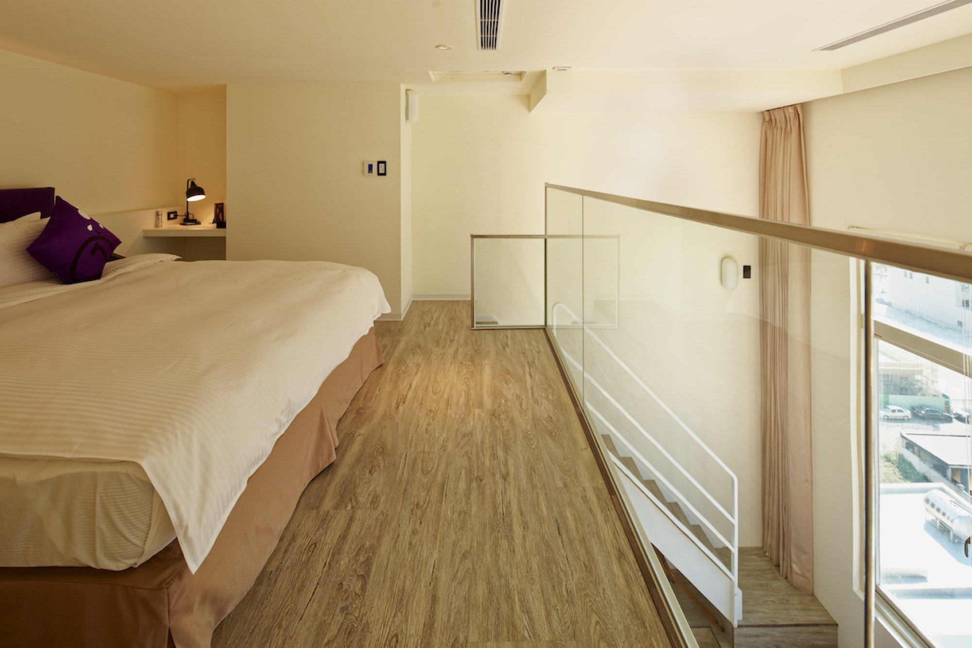 LOFT, DELUXE, QUEEN BED