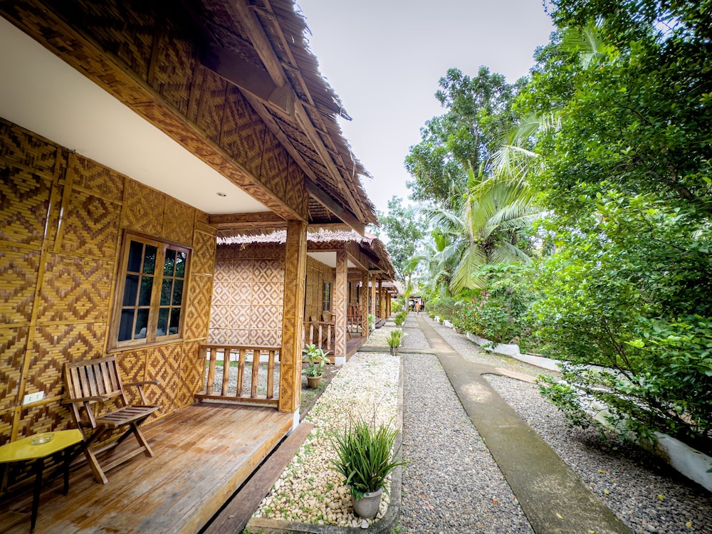 Alona Pawikan Resort 54/58