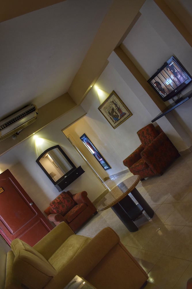 Desert View Hotel 34/48