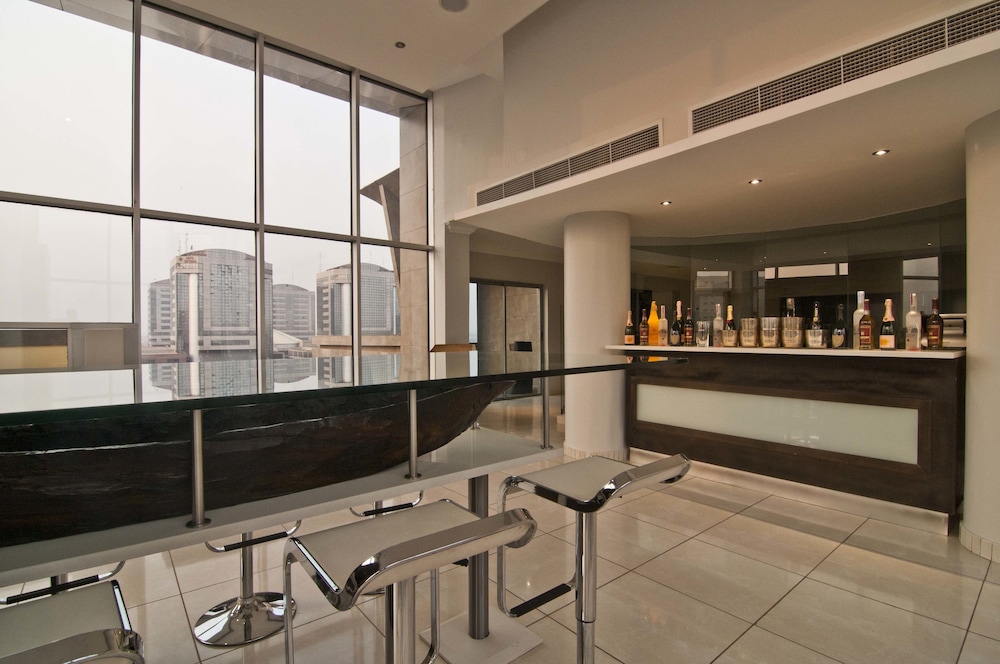 Leola Suites 17/37