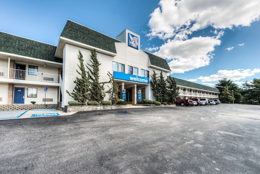 Motel6 Niantic, CT - New London 36/46