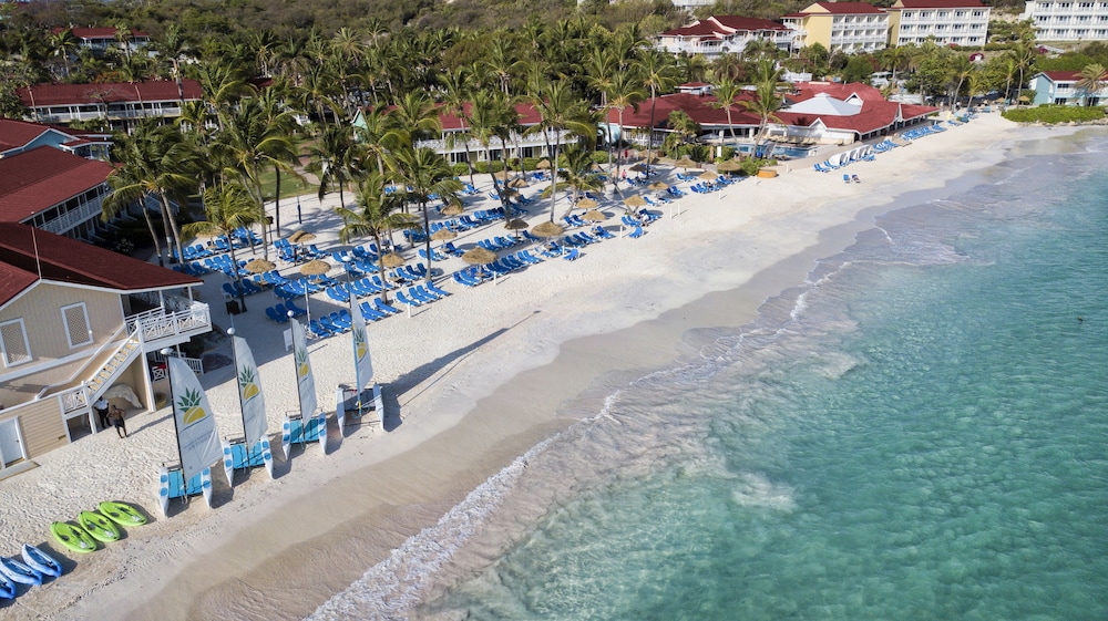 Pineapple Beach Club - Adults Only 8/40